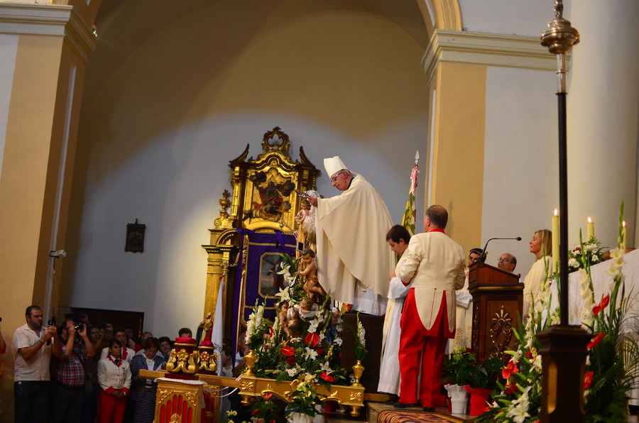 ../Bilder/2015/08/22/ElCarmenCoronacion1128/Fotos/LMS_4406.JPG