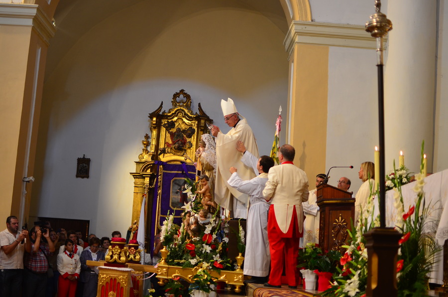 ../Bilder/2015/08/22/ElCarmenCoronacion1128/Fotos/LMS_4407.JPG