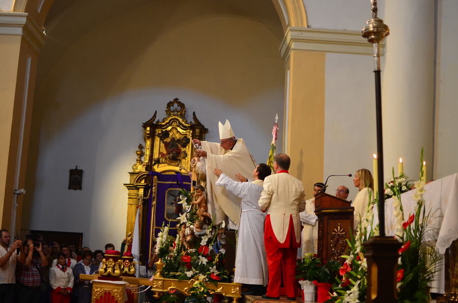 ../Bilder/2015/08/22/ElCarmenCoronacion1128/Fotos/LMS_4408.JPG
