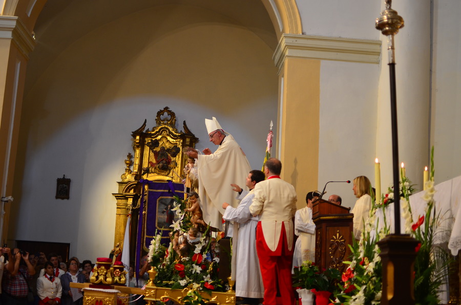 ../Bilder/2015/08/22/ElCarmenCoronacion1128/Fotos/LMS_4410.JPG