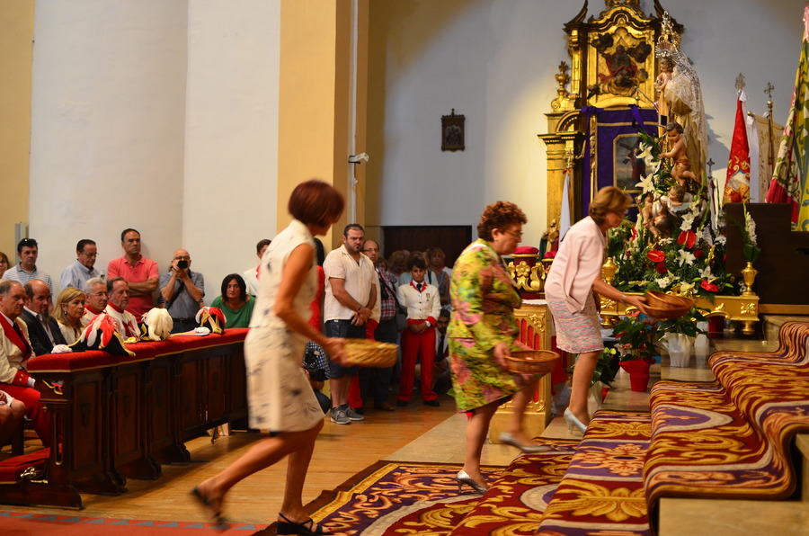 ../Bilder/2015/08/22/ElCarmenCoronacion1128/Fotos/LMS_4432.JPG