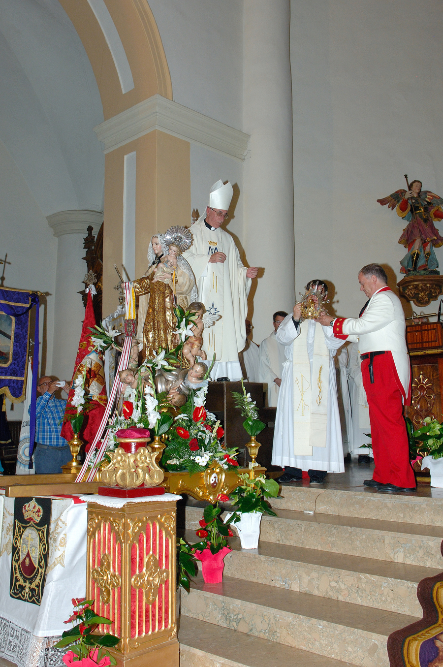 ../Bilder/2015/08/22/ElCarmenCoronacion1148/Fotos/Coronación_102.jpg