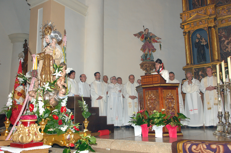 ../Bilder/2015/08/22/ElCarmenCoronacion1148/Fotos/Coronación_115.jpg