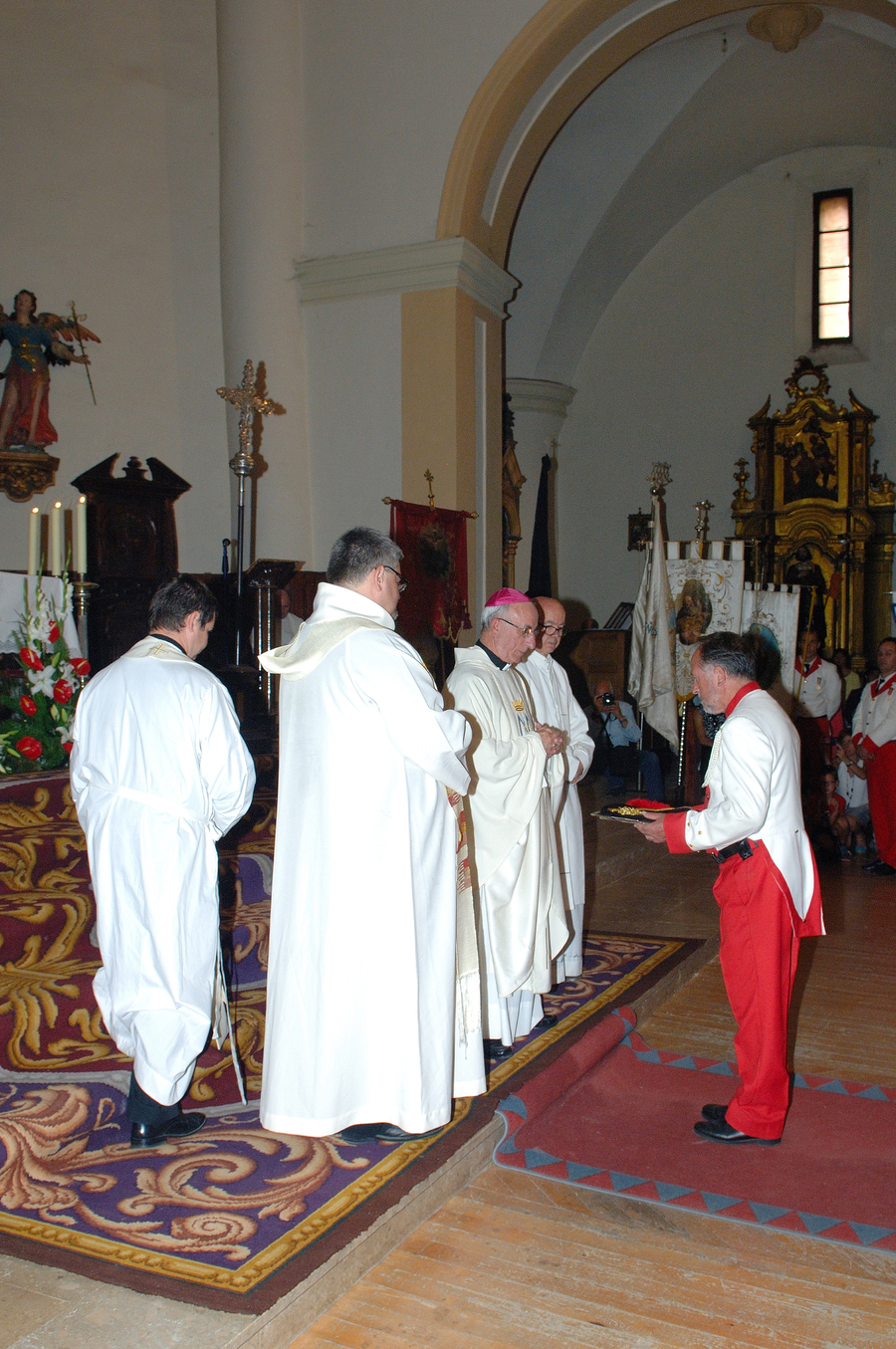 ../Bilder/2015/08/22/ElCarmenCoronacion1148/Fotos/Coronación_117.jpg