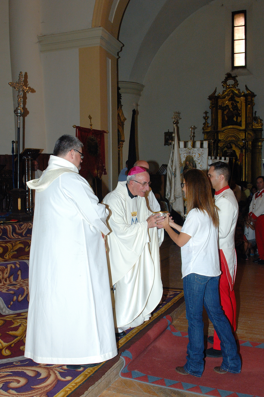../Bilder/2015/08/22/ElCarmenCoronacion1148/Fotos/Coronación_122.jpg