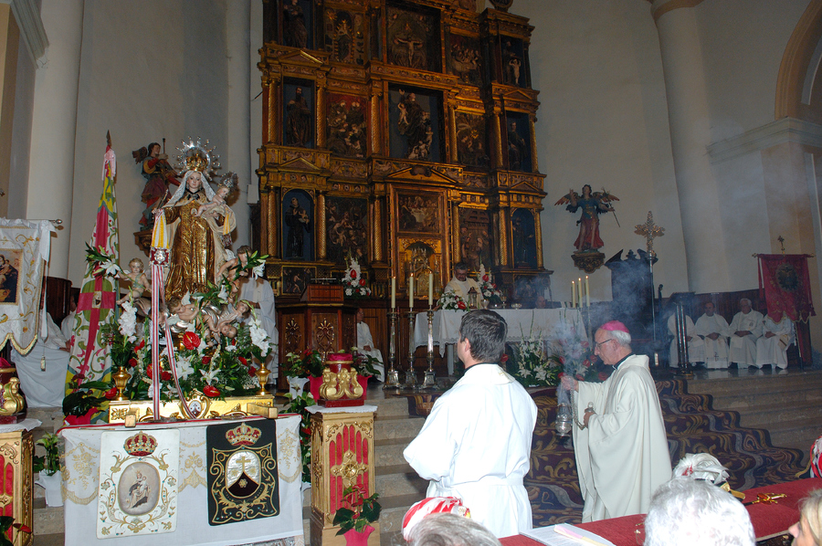 ../Bilder/2015/08/22/ElCarmenCoronacion1148/Fotos/Coronación_125.jpg