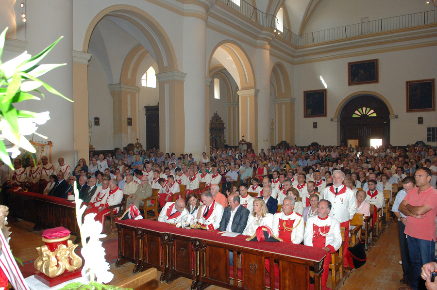 ../Bilder/2015/08/22/ElCarmenCoronacion1148/Fotos/Coronación_137.jpg