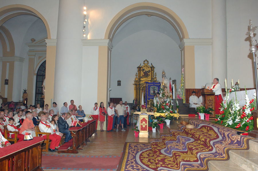 ../Bilder/2015/08/22/ElCarmenCoronacion1148/Fotos/Coronación_145.jpg