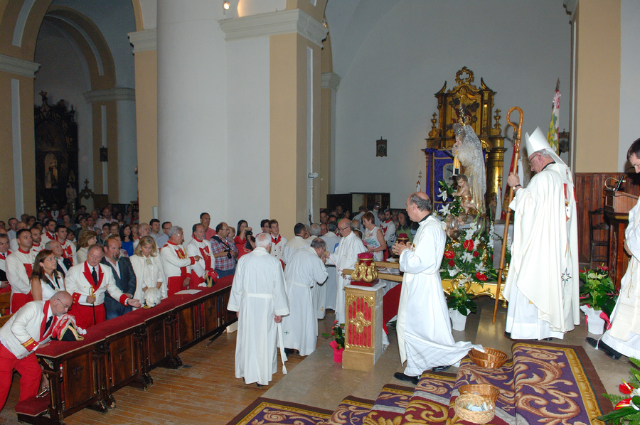 ../Bilder/2015/08/22/ElCarmenCoronacion1148/Fotos/Coronación_149.jpg