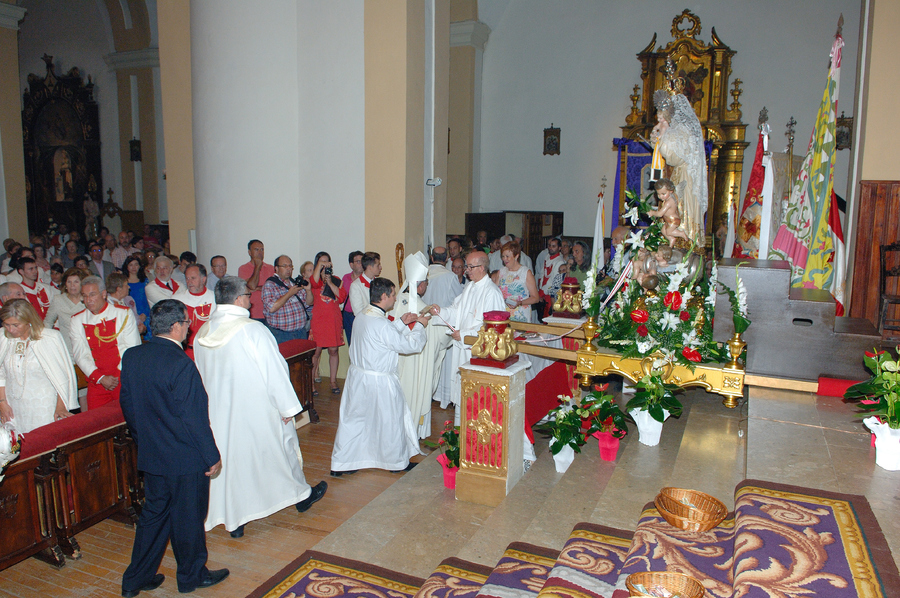 ../Bilder/2015/08/22/ElCarmenCoronacion1148/Fotos/Coronación_150.jpg