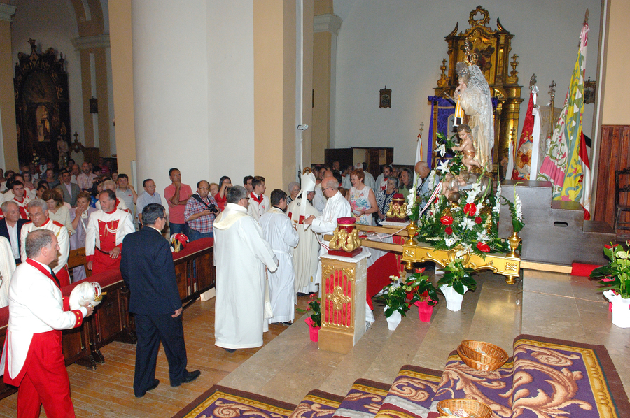 ../Bilder/2015/08/22/ElCarmenCoronacion1148/Fotos/Coronación_151.jpg