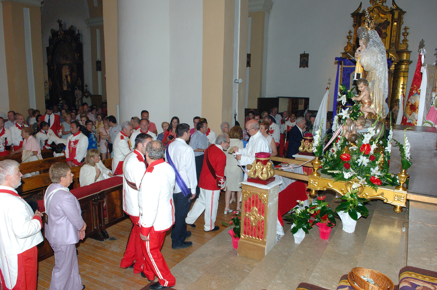 ../Bilder/2015/08/22/ElCarmenCoronacion1148/Fotos/Coronación_156.jpg