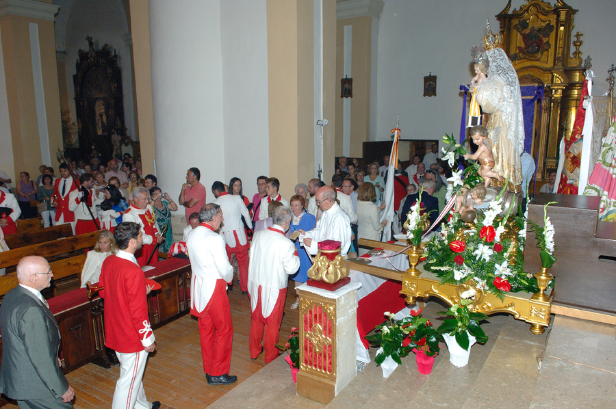 ../Bilder/2015/08/22/ElCarmenCoronacion1148/Fotos/Coronación_158.jpg