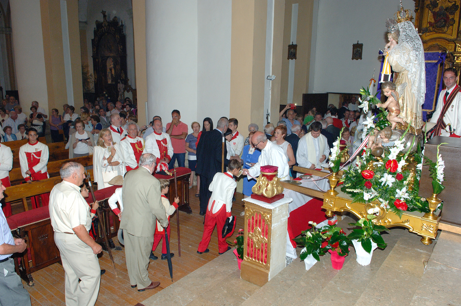 ../Bilder/2015/08/22/ElCarmenCoronacion1148/Fotos/Coronación_161.jpg