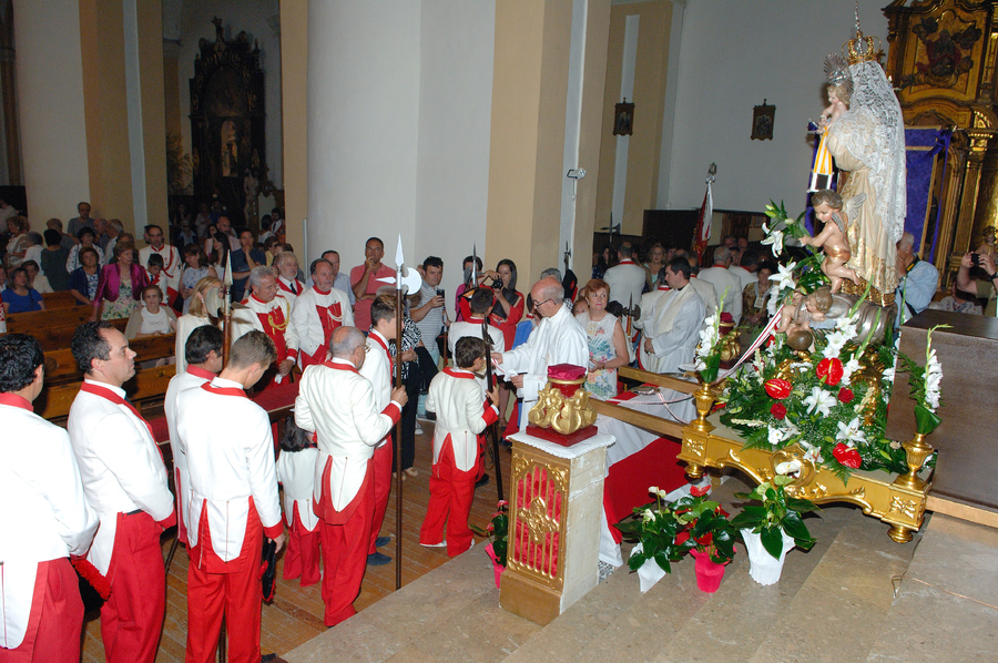 ../Bilder/2015/08/22/ElCarmenCoronacion1148/Fotos/Coronación_170.jpg