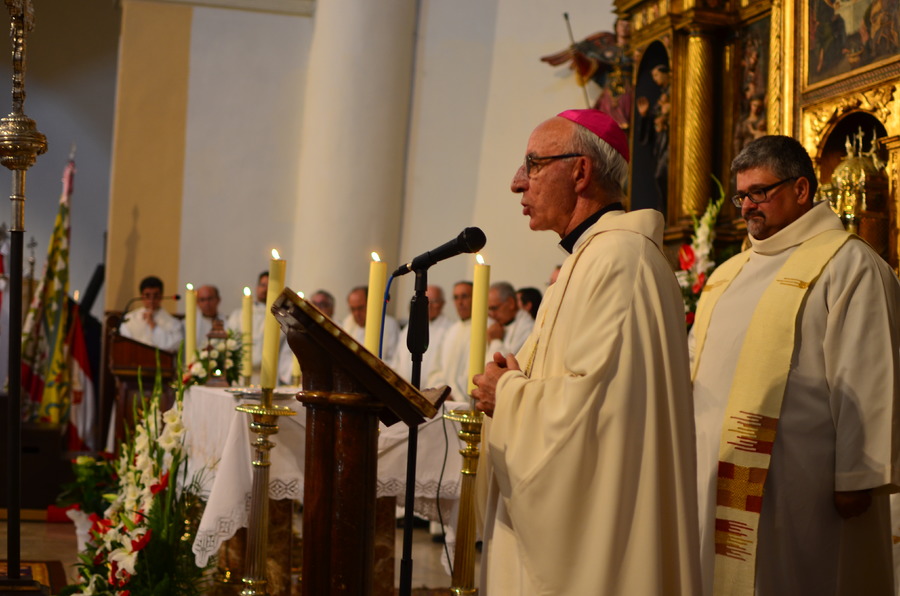 ../Bilder/2015/08/22/ElCarmenCoronacion1223/Fotos/LMS_4487.JPG