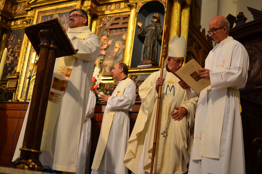 ../Bilder/2015/08/22/ElCarmenCoronacion1223/Fotos/LMS_4495.JPG