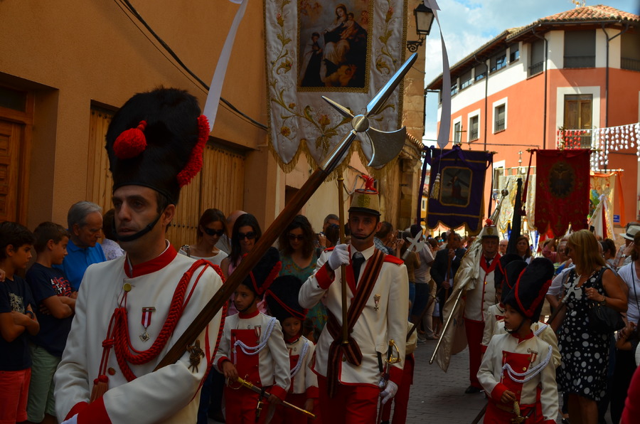../Bilder/2015/08/22/ElCarmenCoronacion1223/Fotos/LMS_4552.JPG
