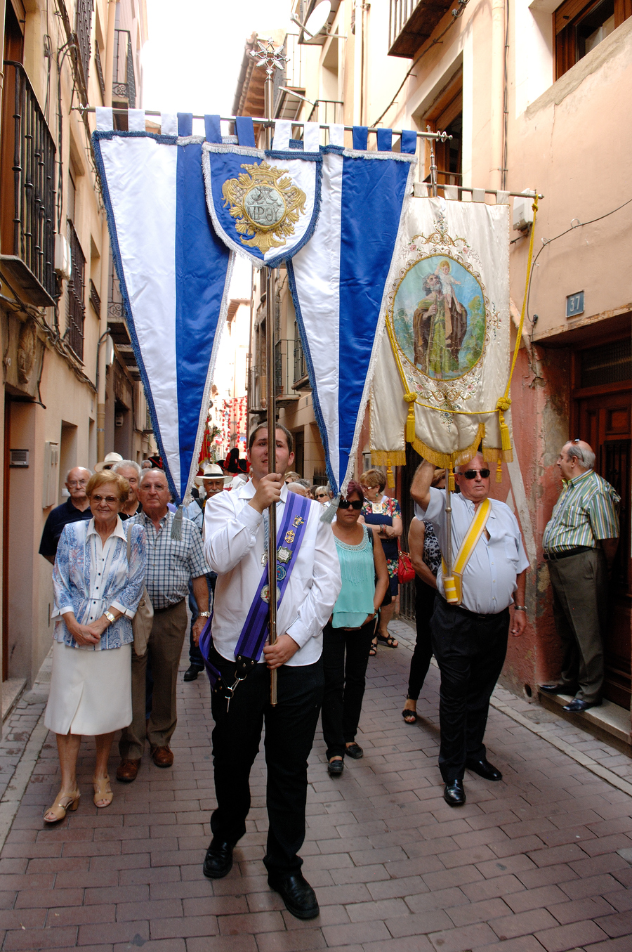 ../Bilder/2015/08/22/ElCarmenCoronacion1307/Fotos/Coronación_217.jpg