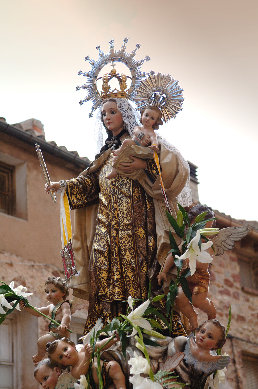../Bilder/2015/08/22/ElCarmenCoronacion1307/Fotos/Coronación_265.jpg