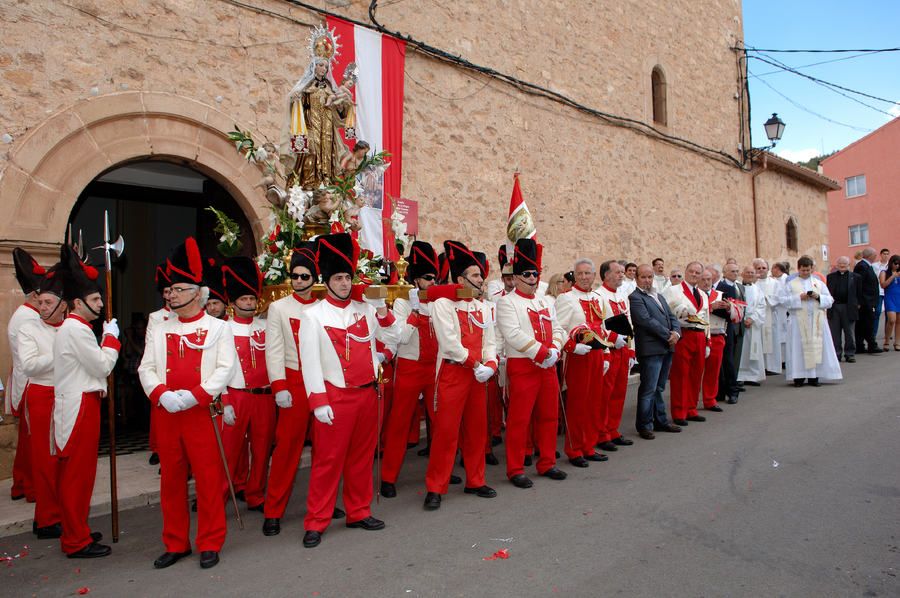 ../Bilder/2015/08/22/ElCarmenCoronacion1307/Fotos/Coronación_269.jpg