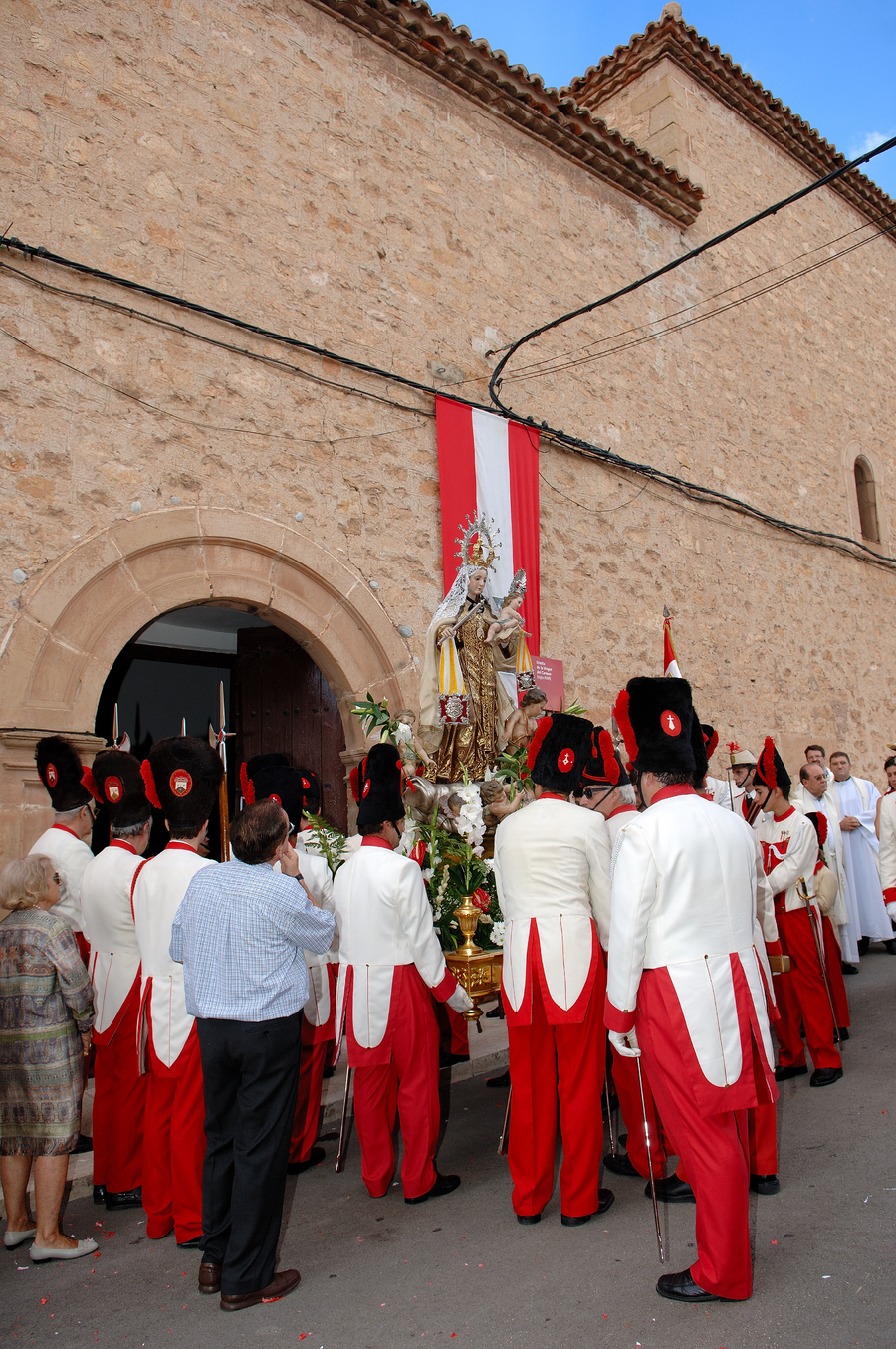 ../Bilder/2015/08/22/ElCarmenCoronacion1307/Fotos/Coronación_274.jpg